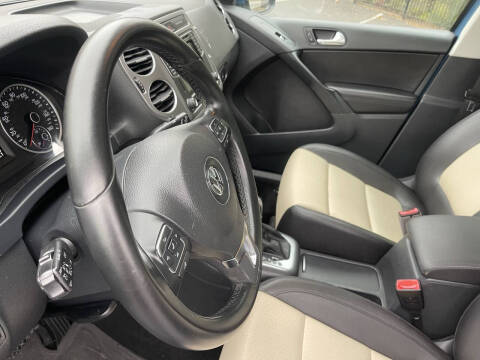 2017 Volkswagen Tiguan 2.0T Wolfsburg Edition