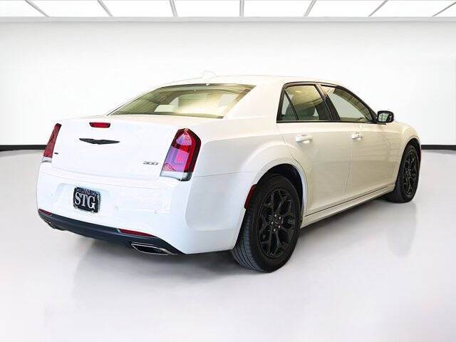2023 Chrysler 300 Touring L