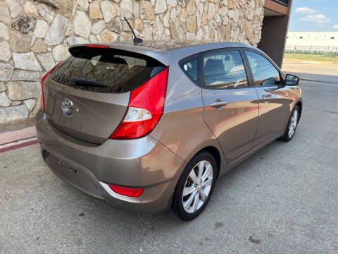 2014 Hyundai Accent SE