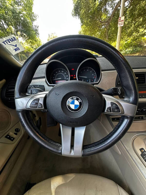 2005 BMW Z4 2.5i