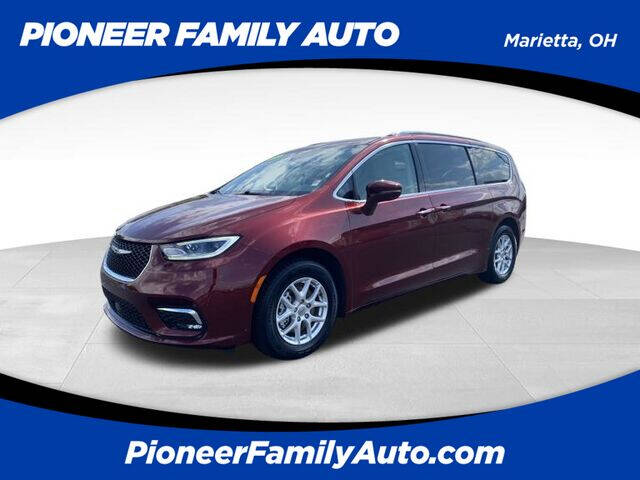 2021 Chrysler Pacifica for sale at Pioneer Family Preowned Autos of WILLIAMSTOWN in Williamstown WV