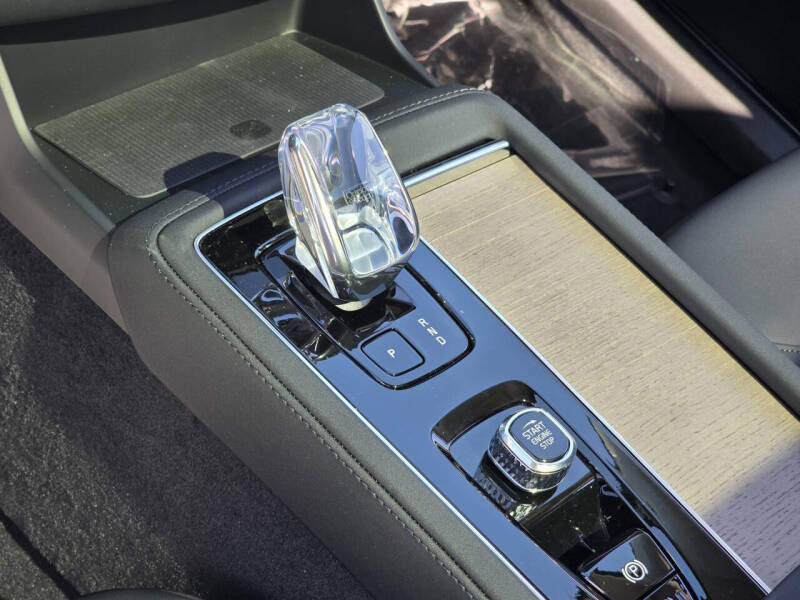 2026 Volvo XC90 B5 Core