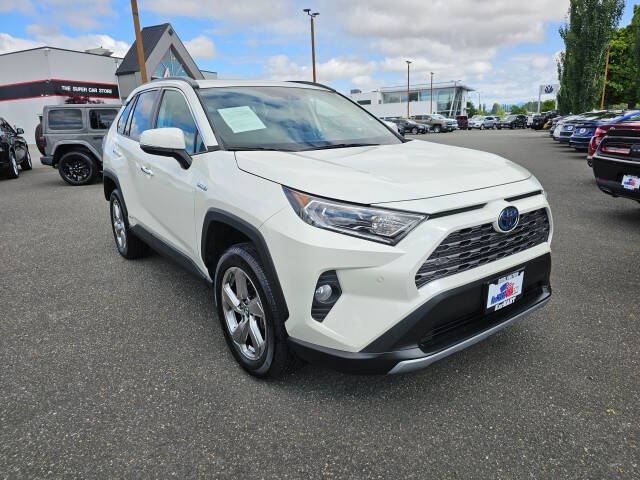 2020 Toyota RAV4 Limited's photo