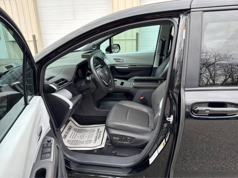 2024 Toyota Sienna XSE 7-Passenger