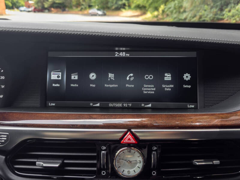 2018 Genesis G90