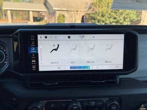 2025 Jeep Gladiator NightHawk