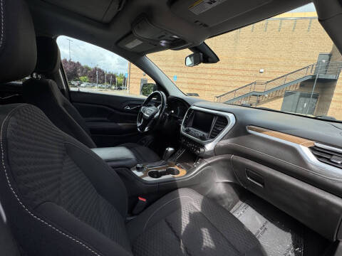 2017 GMC Acadia SLE-2