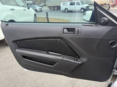 2012 Ford Mustang V6