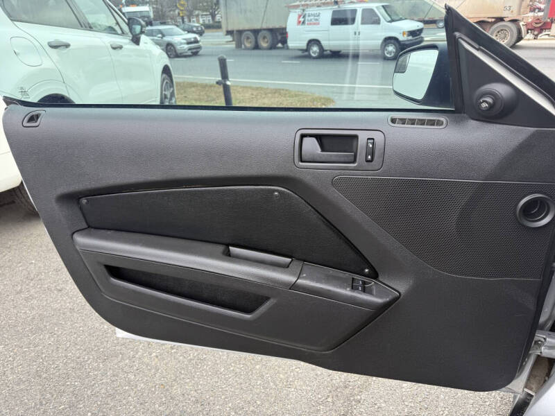 2012 Ford Mustang V6