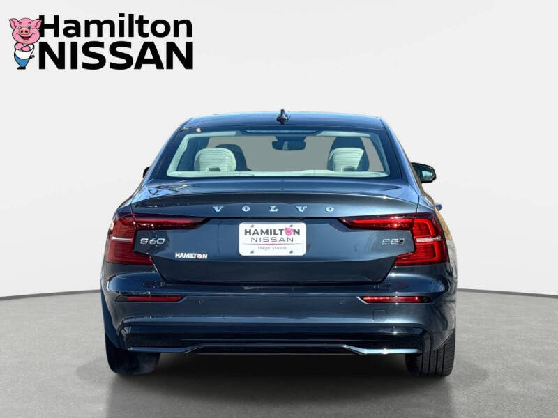 2024 Volvo S60 B5 Ultimate Dark Theme