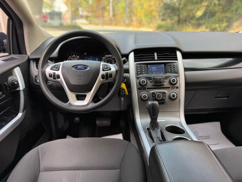 2014 Ford Edge SE photo 18