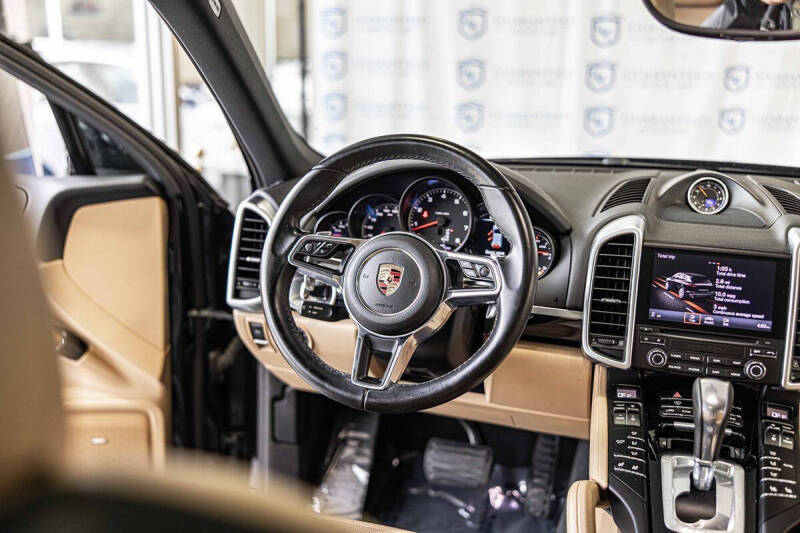 2017 Porsche Cayenne Platinum Edition