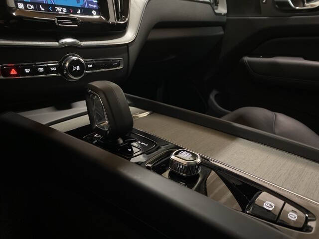 2025 Volvo XC60 B5 Plus Dark Theme