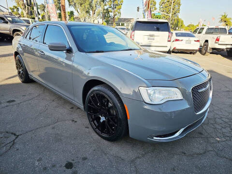 2018 Chrysler 300 Touring