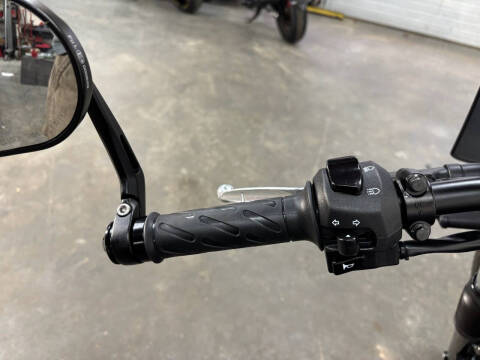 2022 Moto Guzzi V7 Stone