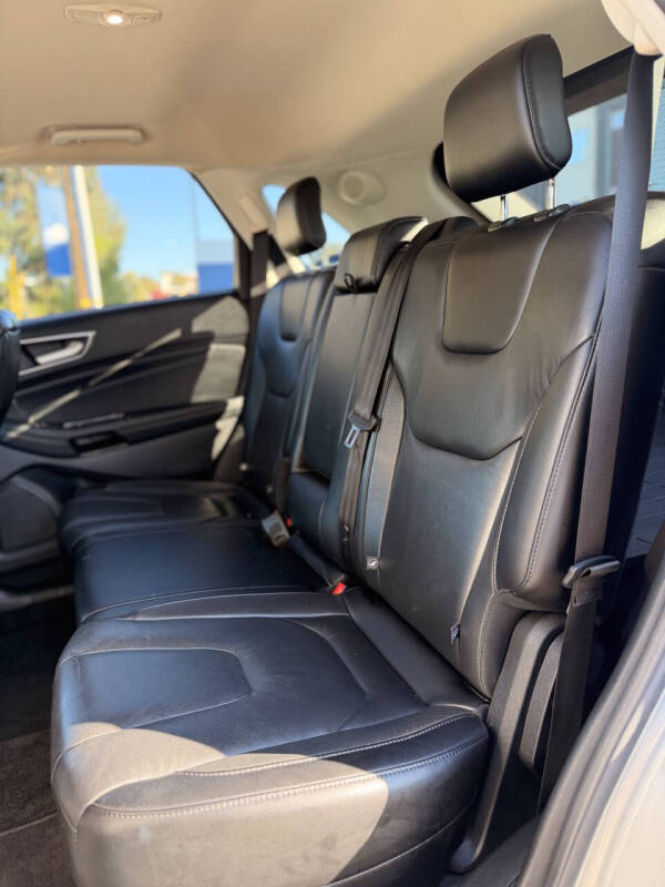 2020 Ford Edge Titanium