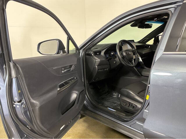 Used 2021 Toyota Venza Limited with VIN JTEAAAAH7MJ016932 for sale in Madison, WI
