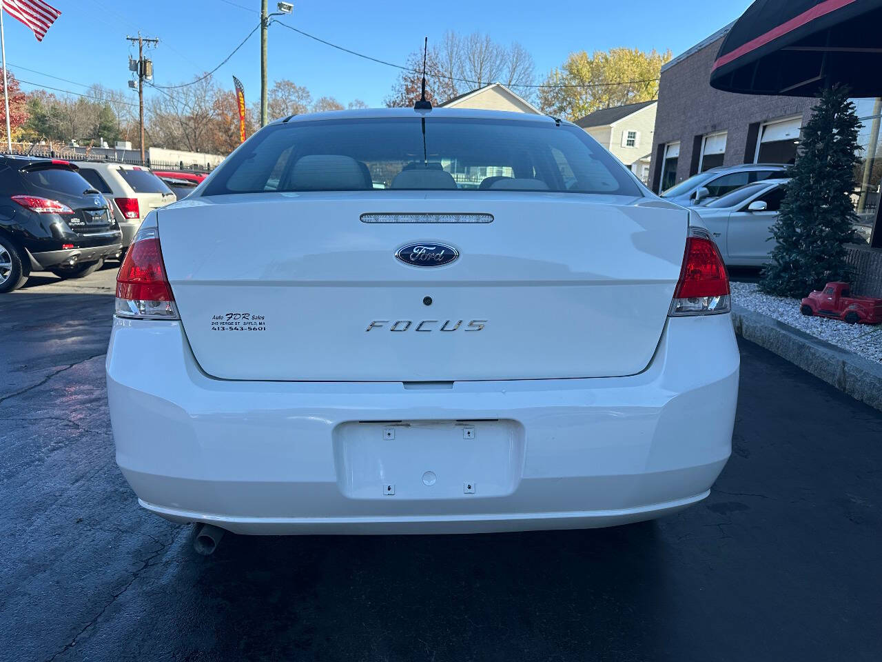 White 2009 Ford Focus S S 4dr Sedan 2