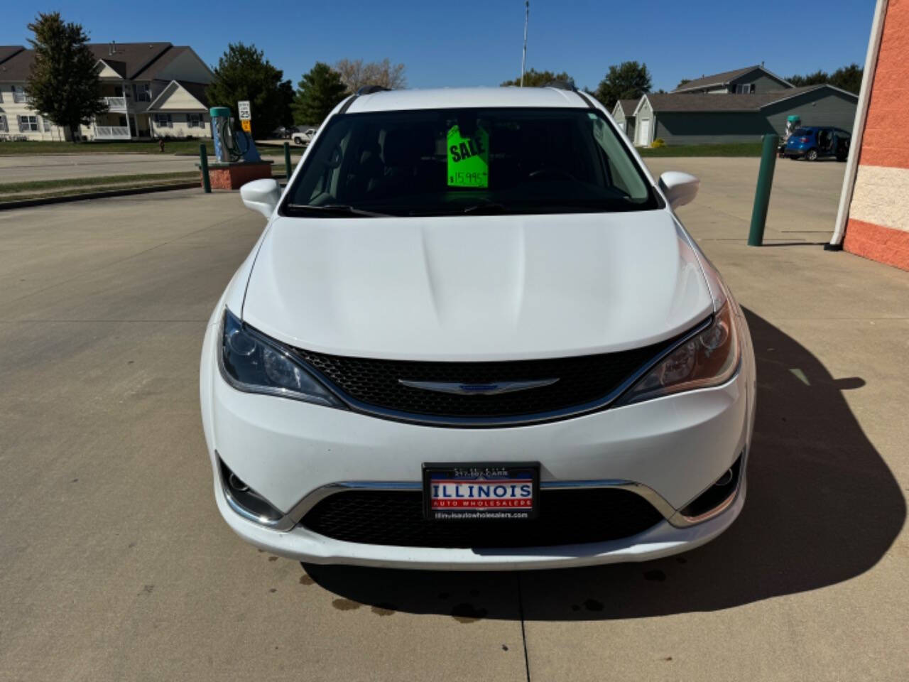 2018 Chrysler Pacifica for sale at Illinois Auto Wholesalers in Tolono, IL