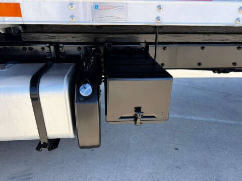 2020 Freightliner M2 106