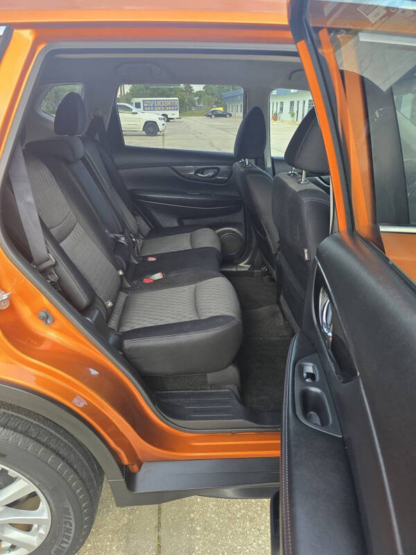 2017 Nissan Rogue SV