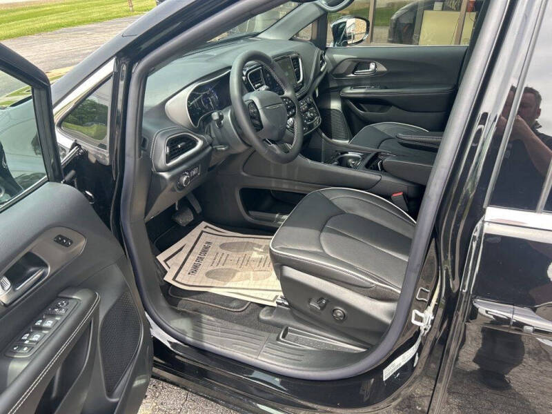 2027 Chrysler Pacifica Limited