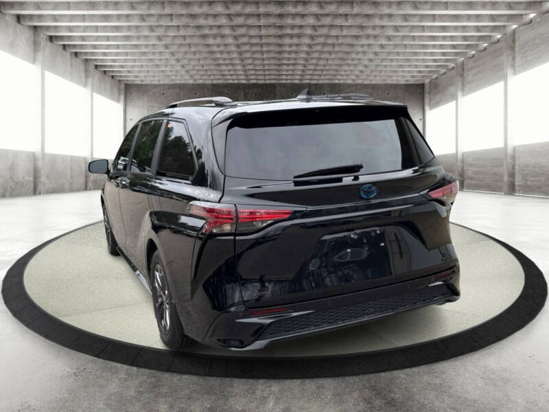 2024 Toyota Sienna XSE 7-Passenger