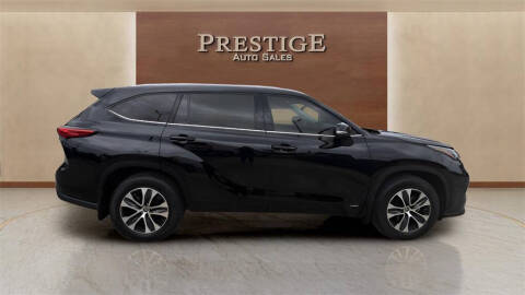 2022 Toyota Highlander Hybrid XLE