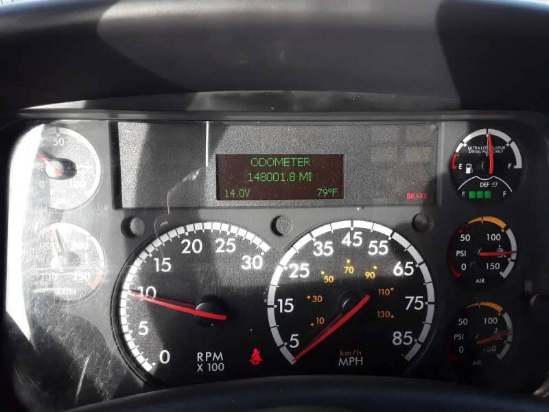 2018 Freightliner M2 106