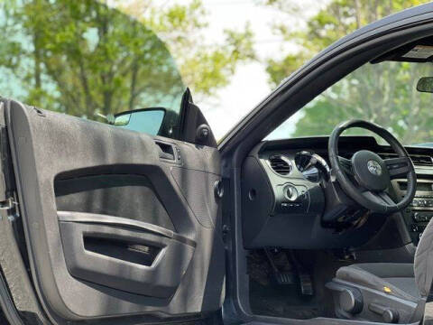 2012 Ford Mustang V6