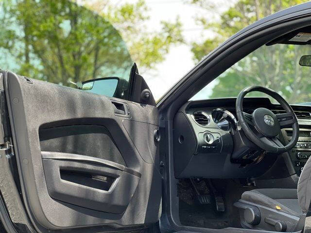 2012 Ford Mustang V6