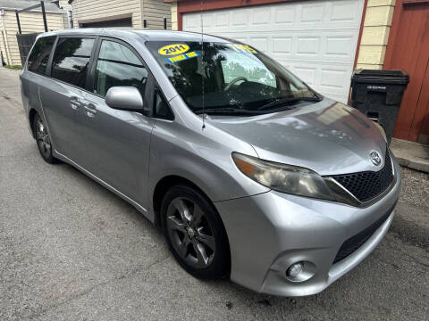 2011 Toyota Sienna SE 8-Passenger