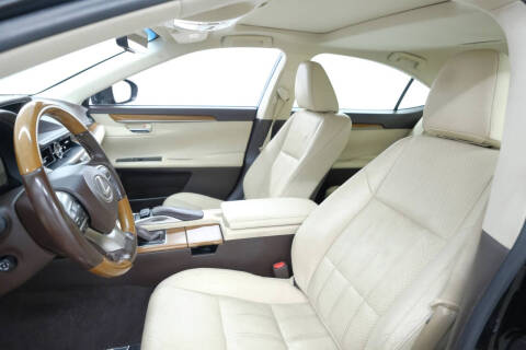 2017 Lexus ES 300h