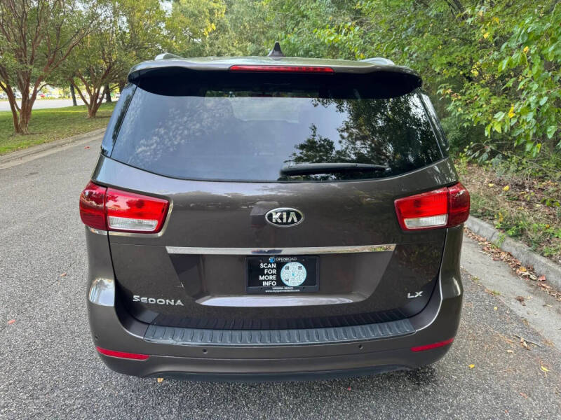 2016 Kia Sedona LX