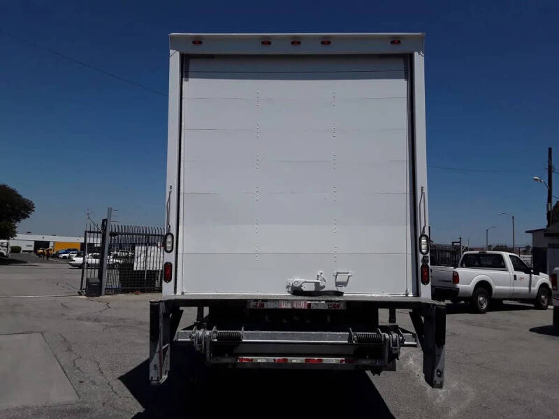 2016 Freightliner M2 106