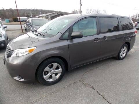 2013 Toyota Sienna for sale at Bachettis Auto Sales in Sheffield MA