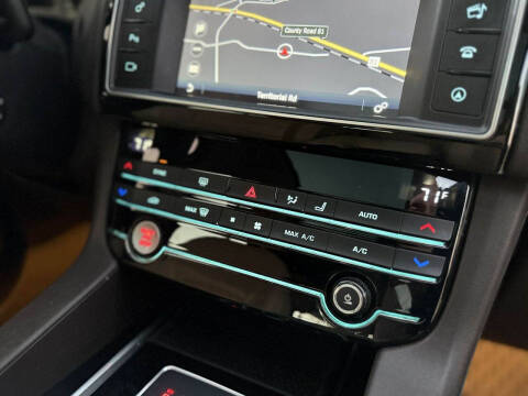 2018 Jaguar F-PACE 25t Prestige