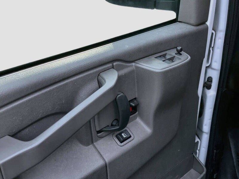 2024 Chevrolet Express 2500