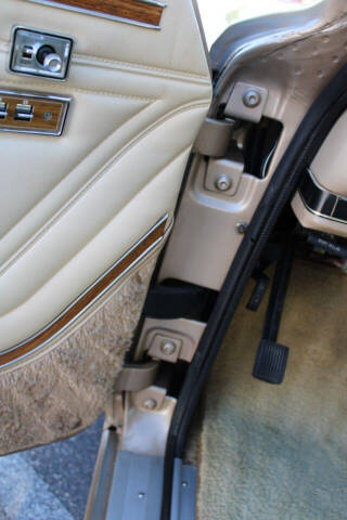 1990 Jeep Grand Wagoneer