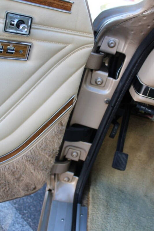 1990 Jeep Grand Wagoneer