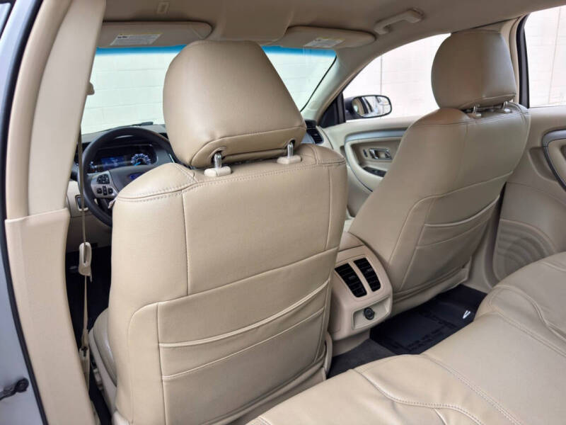 2015 Ford Taurus
