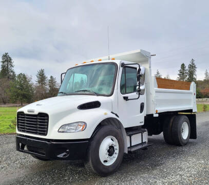 2005 Freightliner Dump Truck Non CDL Automatic for sale at CPMTRUCKSALES.COM in Central Point OR