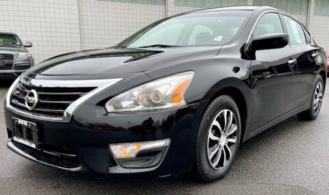 2014 Nissan Altima for sale at Vista Auto Sales in Lakewood WA