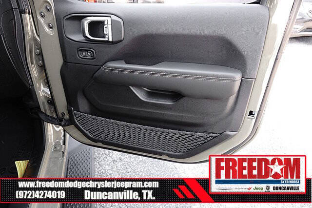 2025 Jeep Gladiator High Tide