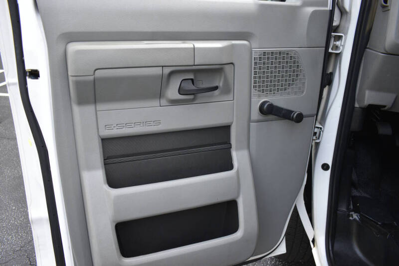 2014 Ford E-Series E-350 SD