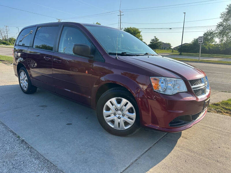 Used 2017 Dodge Grand Caravan SE with VIN 2C4RDGBG7HR865810 for sale in Oak Creek, WI
