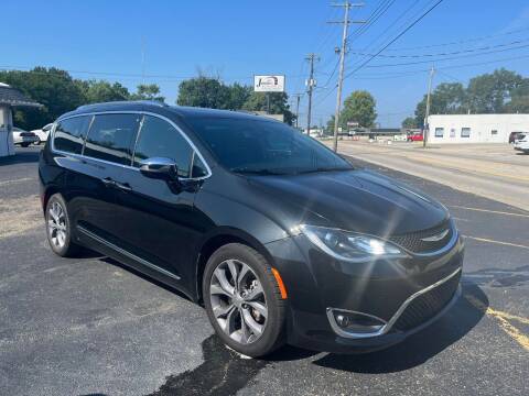 2020 Chrysler Pacifica for sale at JANSEN'S AUTO SALES MIDWEST TOPPERS & ACCESSORIES in Effingham IL