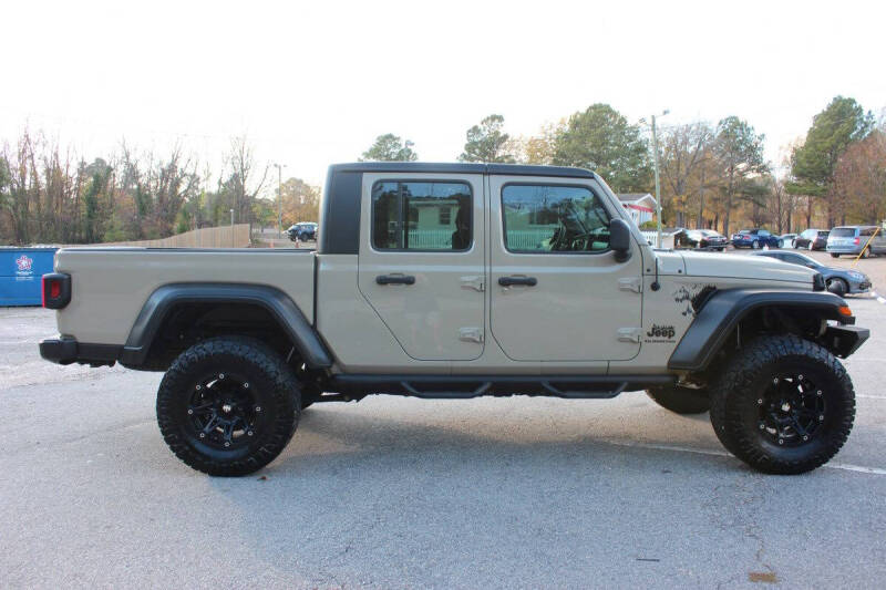 2020 Jeep Gladiator Sport