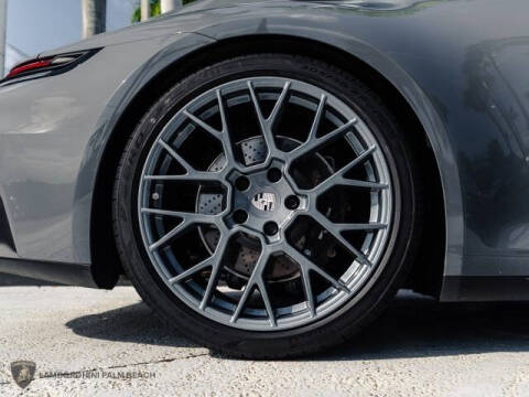 2025 Porsche 911 Carrera