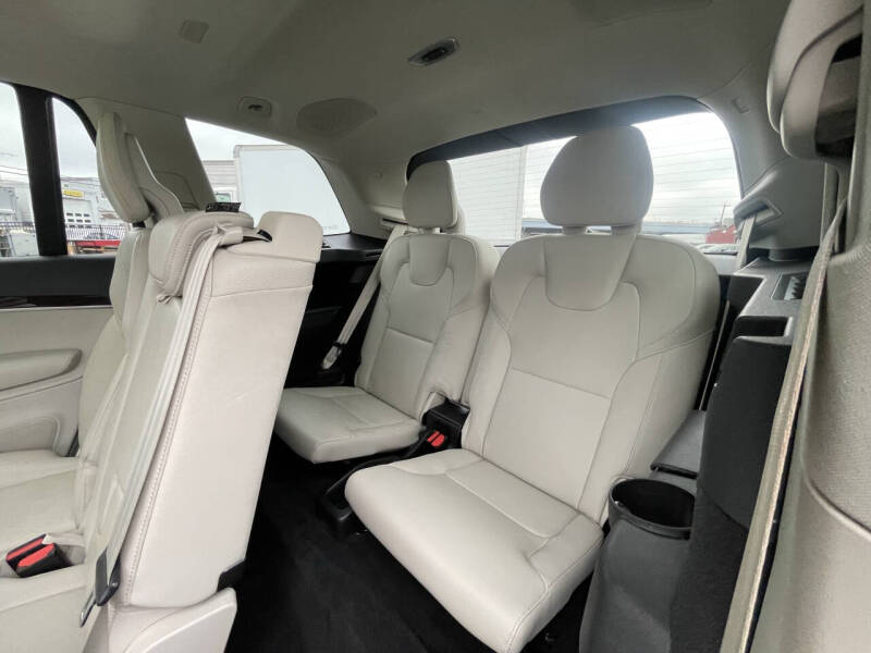 2019 Volvo XC90 T5 Momentum